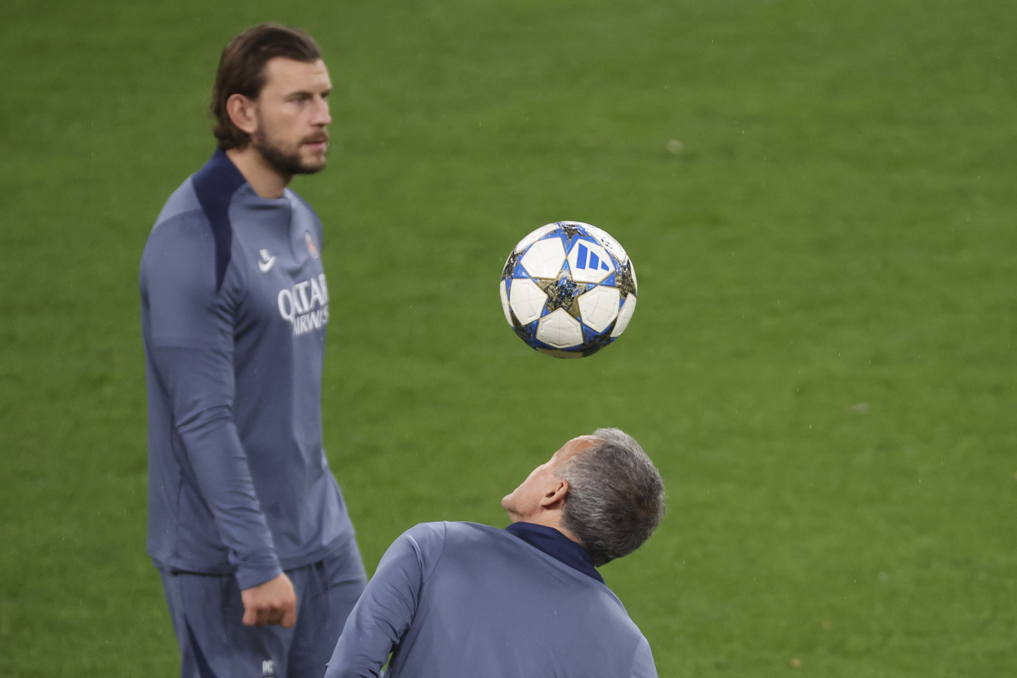 今晨巴黎圣日耳曼调整名单以备欧冠,复出首秀环节打磨,话题不断,年轻球员得到机会的简单介绍 今晨巴黎圣日耳曼调整名单以备欧冠,复出首秀环节打磨,话题不断,年轻球员得到机会的简单介绍