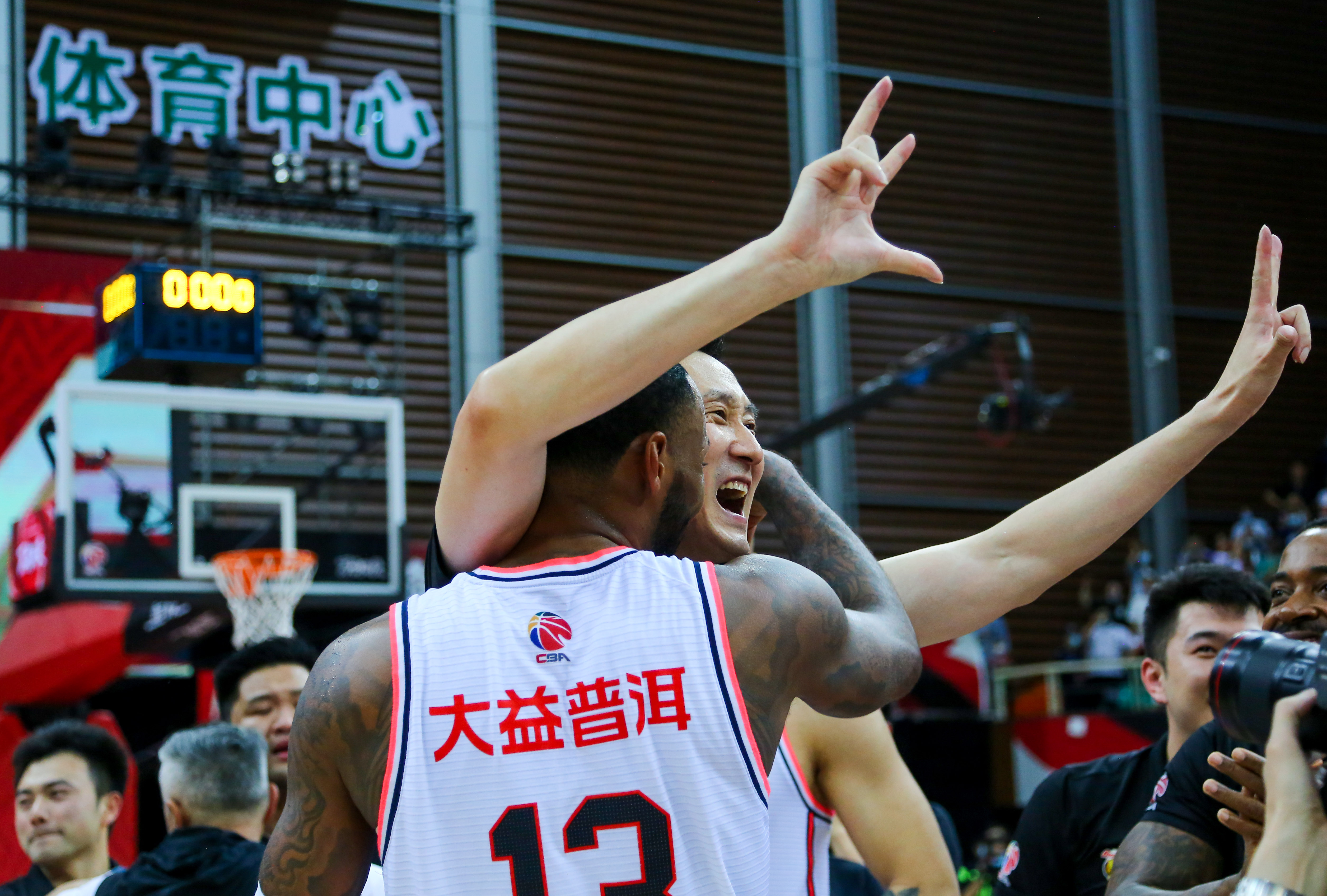 开云体育官网-关于冲刺阶段突围战来临，奥兰多魔术围绕CBA常规赛临场应变，底气十足，年轻球员得到机会的信息